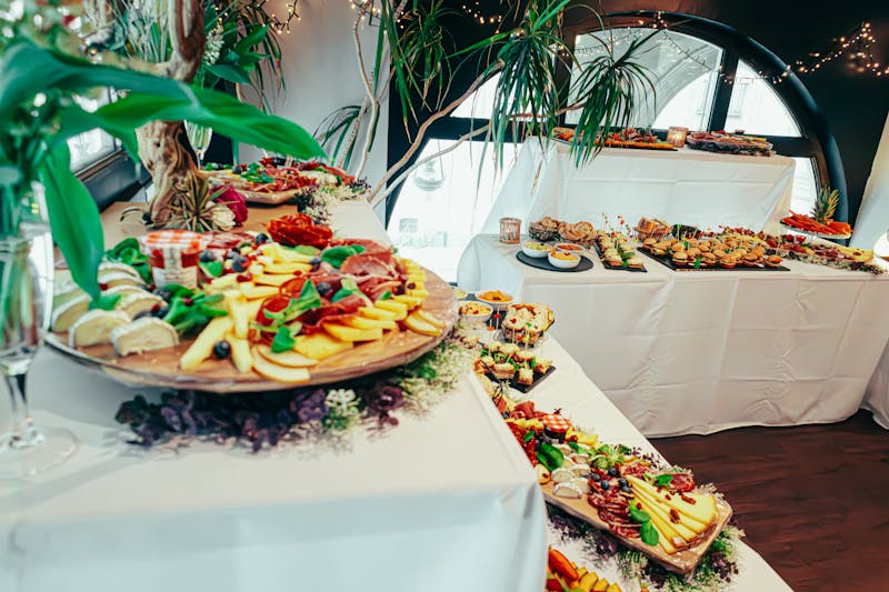 Fresh food catering display